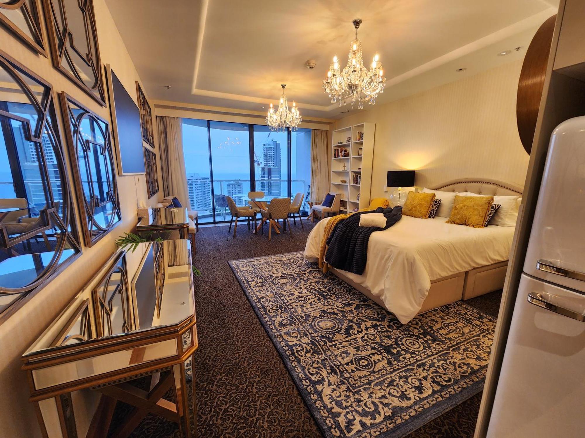 Deluxe Private Apartment And Studio - Ocean Views 黄金海岸 外观 照片